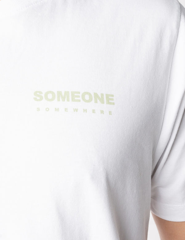 Back Graphic Tee Aventura