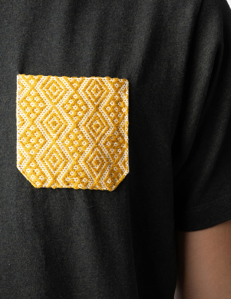 Playera Pocket Luciérnaga 2025