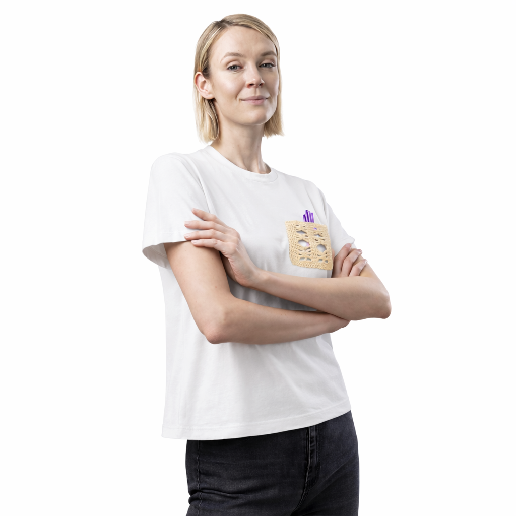 Playera Pocket Fuera de Lugar Blanco - Mujer